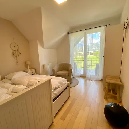 House Eden With Mountain Views