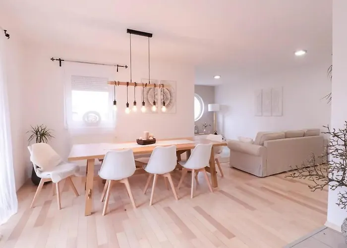 House Eden With Mountain Views Appartamento *