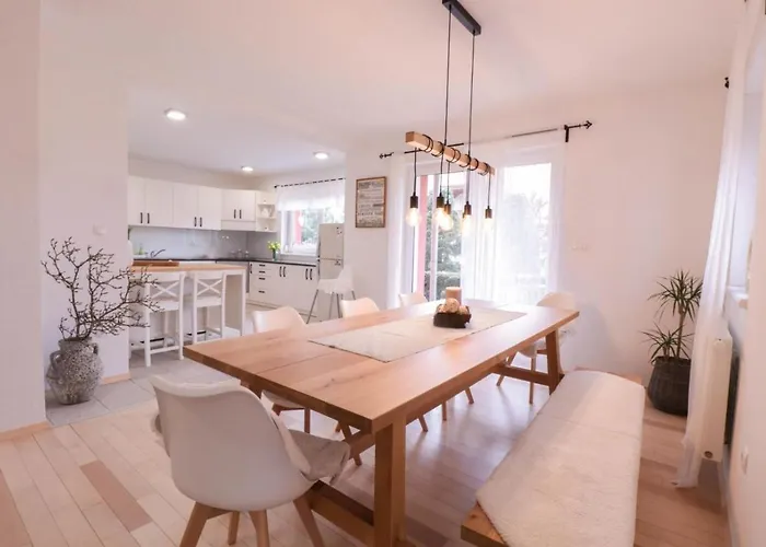 House Eden With Mountain Views * Bled