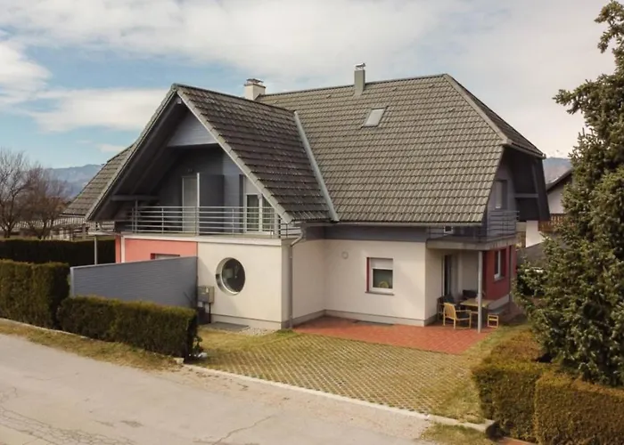 House Eden With Mountain Views *