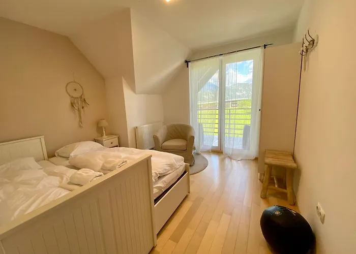 House Eden With Mountain Views